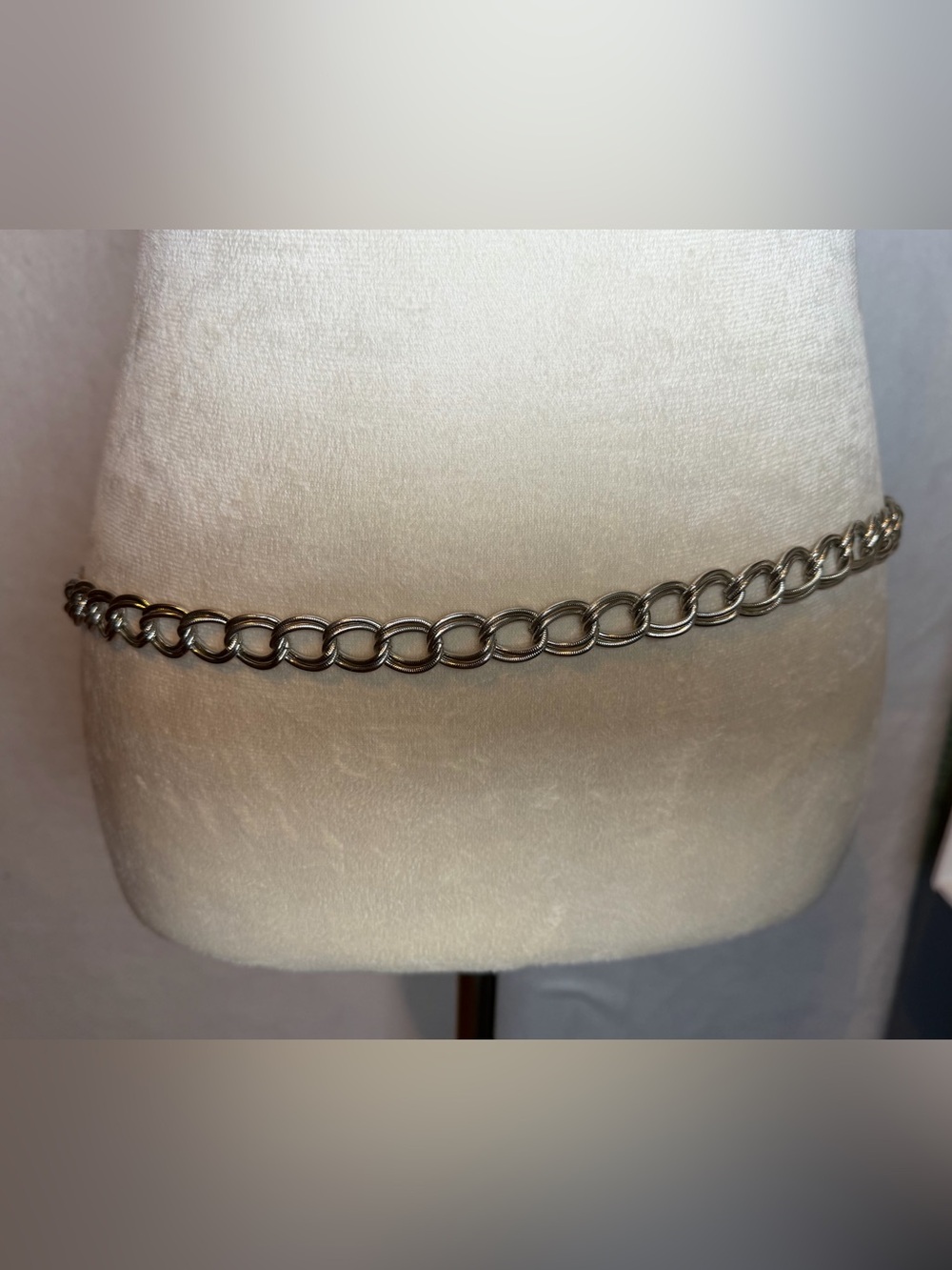 90s Boho Metallic Silver Interlocking Double Loop Belly Chain Belt